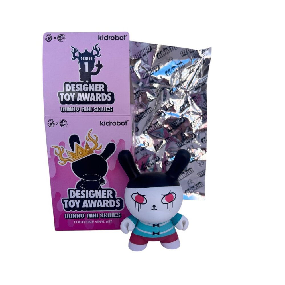 Trouble Maker Kidrobot Dunny by Andrea Kang from Designer Toy Awards Series 1 - Picture 3 of 8